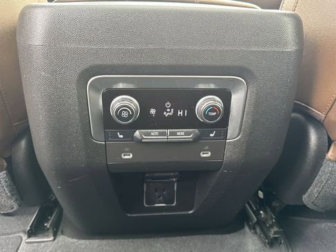 Certified 2021 Chevrolet Suburban High Country w/ Premium Package image 22