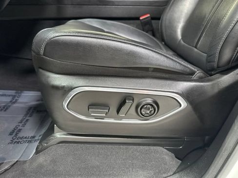 Used 2024 Jeep Wagoneer L Series II w/ Flexible Seating Group AWD/4WD image 9