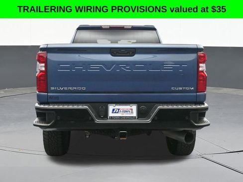 Used 2024 Chevrolet Silverado 2500 Custom w/ Custom Value Package AWD/4WD image 12