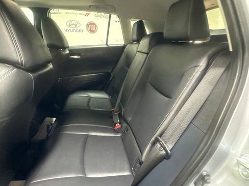Used 2024 Toyota Corolla Cross XLE w/ Convenience Package AWD/4WD image 20