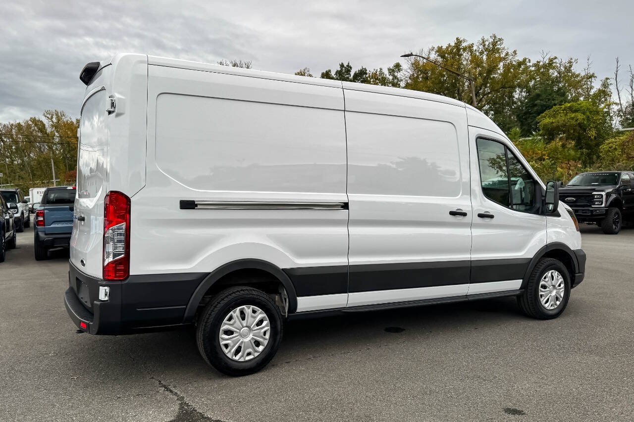 Used 2023 Ford E-Transit Medium Roof RWD image 3