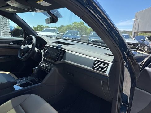 Used 2022 Volkswagen Atlas Cross Sport SE FWD image 15