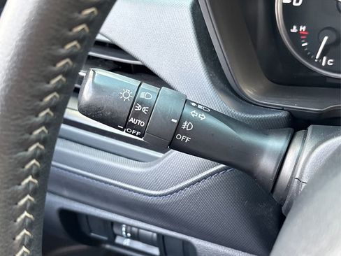 Used 2025 Subaru Forester Premium AWD/4WD image 25