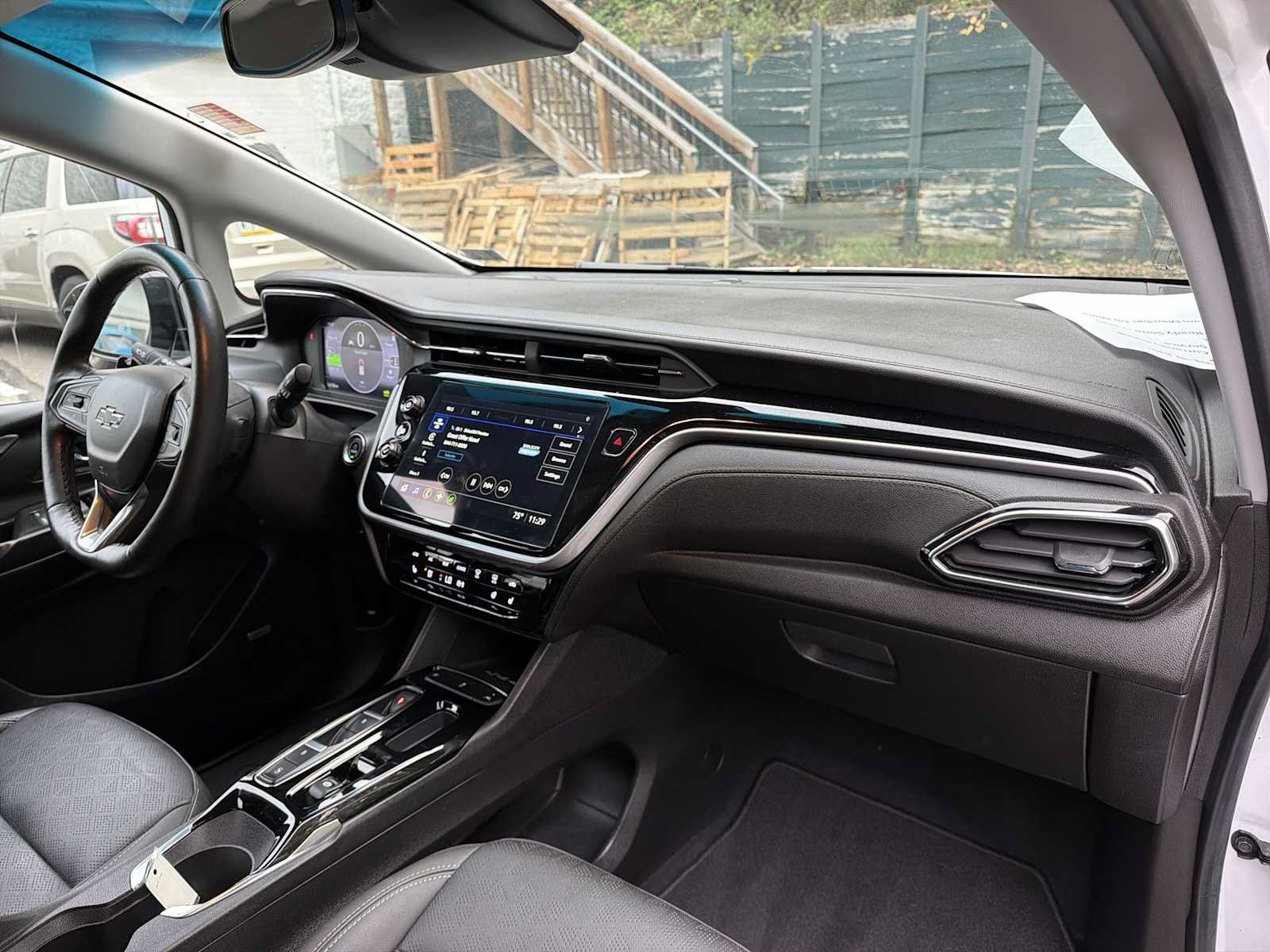 Used 2023 Chevrolet Bolt LT w/ Infotainment Package FWD image 29