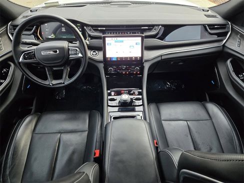 Used 2022 Jeep Grand Cherokee Overland w/ Advanced Protech Group III image 12