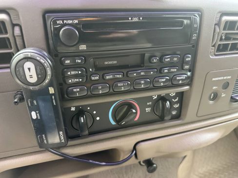Used 2001 Ford F250 XLT AWD/4WD image 26