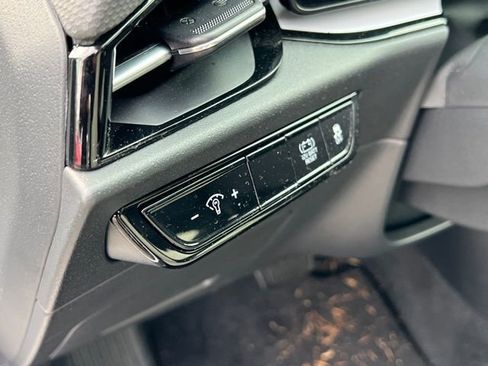 Certified 2024 Kia Niro EX image 19
