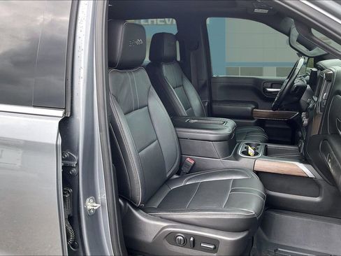 Used 2019 Chevrolet Silverado 1500 High Country w/ Technology Package AWD/4WD image 30