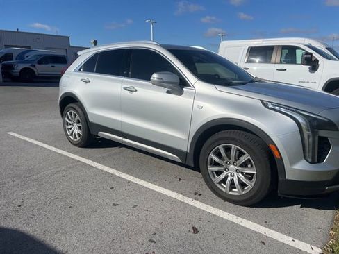 Used 2022 Cadillac XT4 Premium Luxury w/ Safety Alert Package image 8