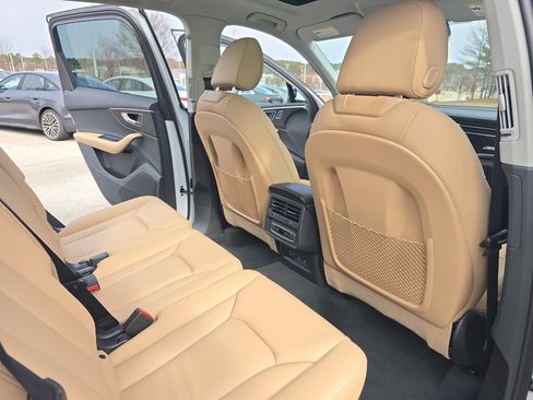 Certified 2025 Audi Q7 Premium w/ Convenience Package image 11
