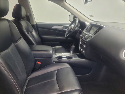 Used 2019 Nissan Pathfinder SL image 21