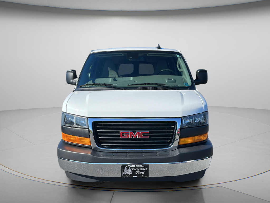 Used 2025 GMC Savana 3500 LT w/ LT Preferred Equipment Group RWD image 2