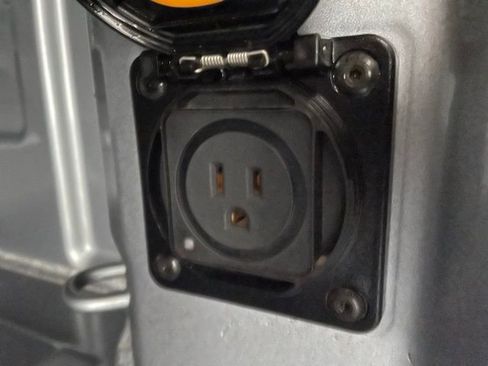 Used 2023 Chevrolet Silverado 1500 LT image 13