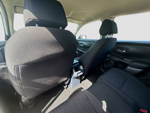 Certified 2025 Honda HR-V LX image 23