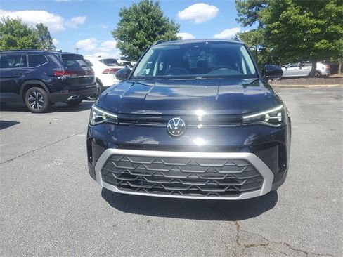New 2025 Volkswagen Taos SE image 2