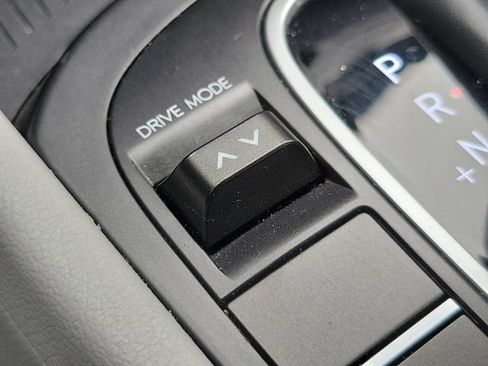 Used 2025 Hyundai Kona SEL FWD image 32