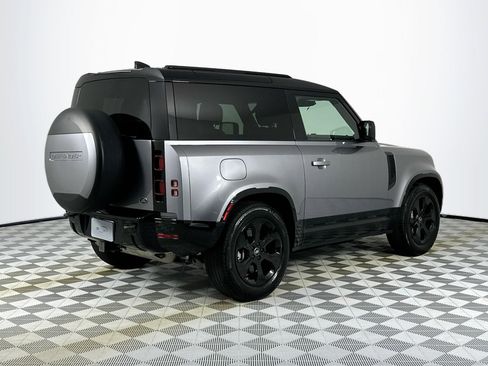 Used 2023 Land Rover Defender 90 X-Dynamic SE image 5