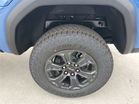 New 2025 GMC Canyon Elevation w/ Convenience Package image 5