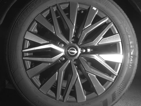 Used 2025 Nissan Altima 2.5 SV image 14