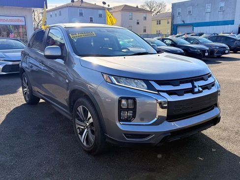 Used 2023 Mitsubishi Outlander Sport ES image 2