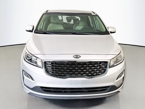 Used 2019 Kia Sedona L FWD image 2