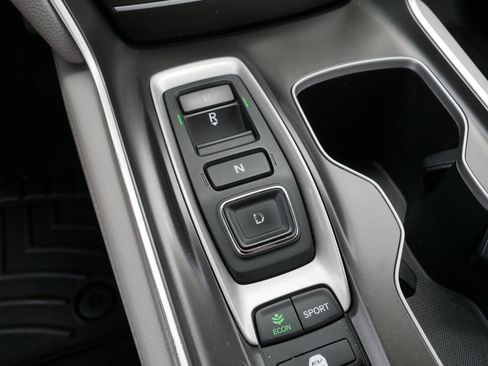 Used 2019 Honda Accord Touring image 30