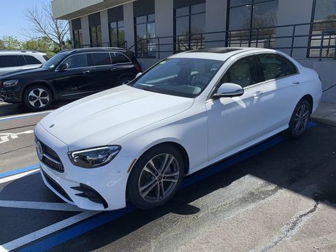 Used 2023 Mercedes-Benz E 350 4MATIC Sedan image 5