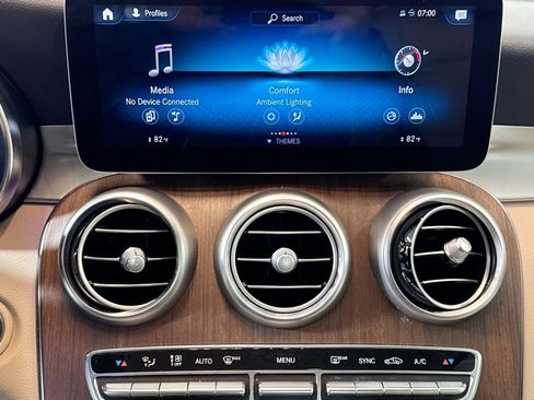 Used 2021 Mercedes-Benz GLC 300 image 13