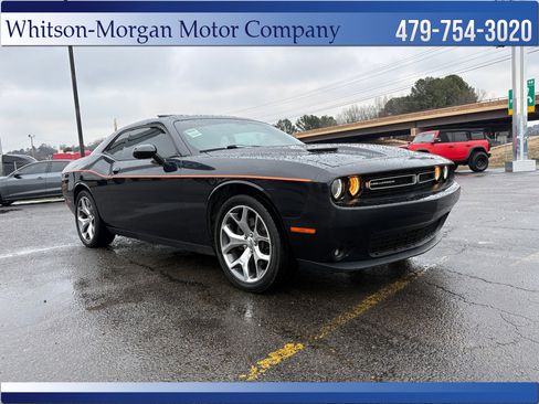 Used 2015 Dodge Challenger SXT Plus image 4