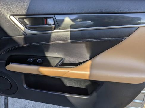Used 2016 Lexus GS 200t image 36
