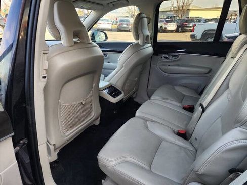 Used 2018 Volvo XC90 T6 Momentum w/ Convenience Package image 12