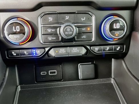 Used 2023 Chevrolet Tahoe High Country AWD/4WD image 23