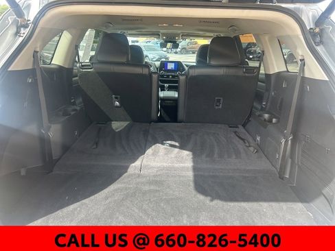 Used 2024 Toyota Highlander XLE AWD/4WD image 15
