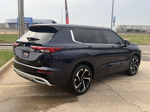 Used 2022 Mitsubishi Outlander SEL Black Edition image 18