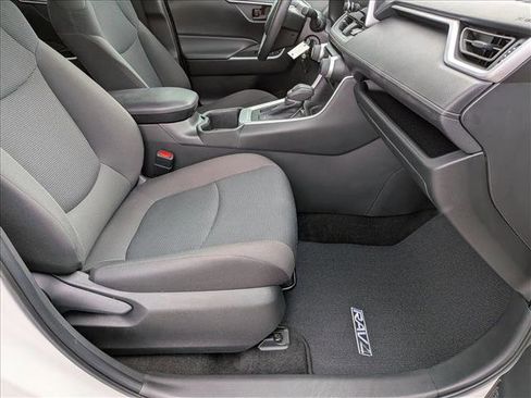 Used 2023 Toyota RAV4 LE image 21