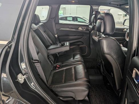 Used 2015 Jeep Grand Cherokee Overland w/ Advanced Technology Group AWD/4WD image 19