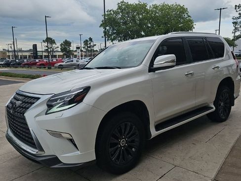 Used 2022 Lexus GX 460 Premium w/ Accessory Package AWD/4WD image 2