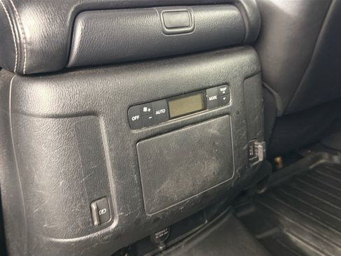 Used 2018 Nissan Armada SL image 25