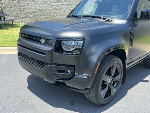 Certified 2023 Land Rover Defender 90 V8 AWD/4WD image 11