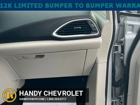 Used 2024 Chrysler Pacifica Touring-L image 58