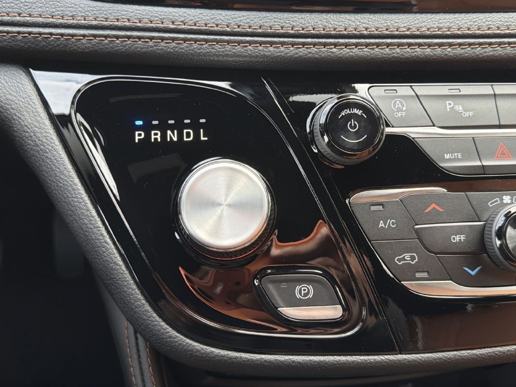 Used 2026 Chrysler Pacifica Pinnacle FWD image 22