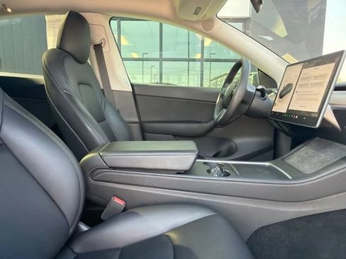 Used 2022 Tesla Model Y Performance AWD/4WD image 12