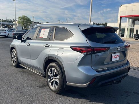 Certified 2024 Toyota Highlander XLE image 4