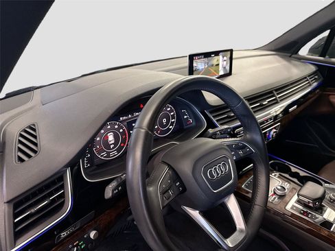 Used 2017 Audi Q7 3.0T Prestige AWD/4WD image 9