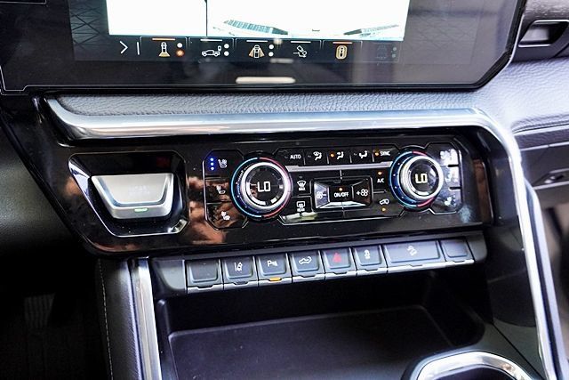 Used 2024 GMC Sierra 2500 Denali w/ Technology Package AWD/4WD image 46
