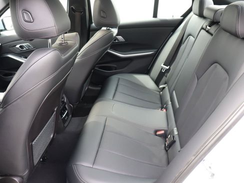 Used 2023 BMW 330e image 12