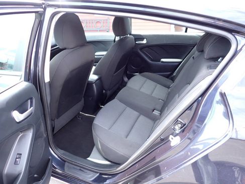 Used 2017 Kia Forte LX w/ LX Popular Plus Package FWD image 8