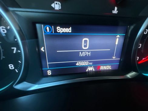 Used 2020 Chevrolet Equinox LT FWD image 25