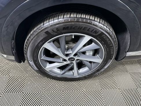 Used 2025 Genesis GV80 2.5T Select image 10