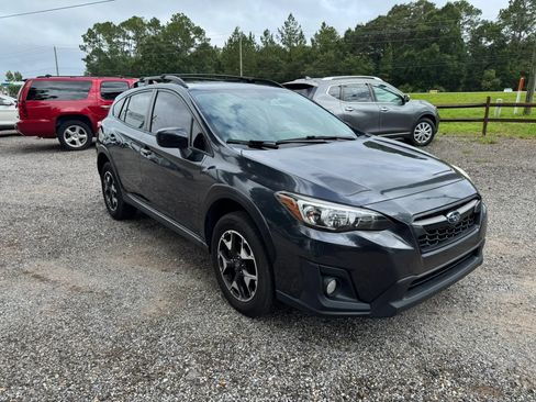 Used 2019 Subaru Crosstrek 2.0i Premium w/ Moonroof Package AWD/4WD image 9